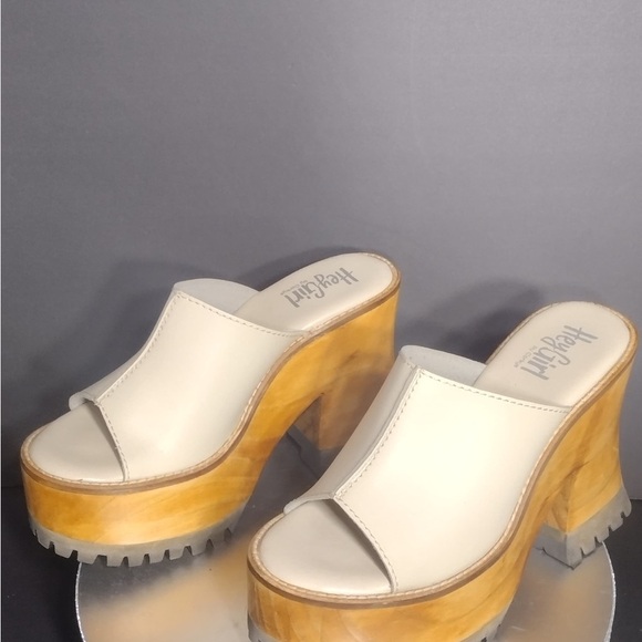 Hey Girl Cream Platform Mules size 9 pre owned Exellent condition - Picture 2 of 13